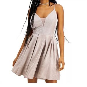 Macys cocktail dress, in perfect condition. Beautiful for any occasion!